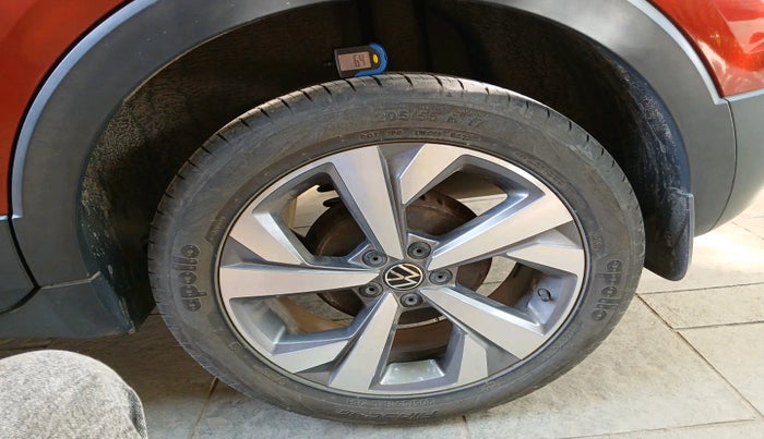 2023 Volkswagen TAIGUN TOPLINE 1.0 TSI AT, Petrol, Automatic, 3,360 km, tyre