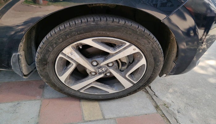 2023 Hyundai AURA SX PLUS 1.2 AMT, Petrol, Automatic, 10,211 km, tyre