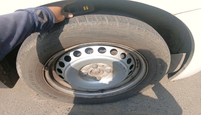 2016 Maruti Baleno SIGMA DIESEL 1.3, Diesel, Manual, 76,467 km, tyre