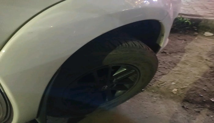 2015 Toyota Fortuner 3.0 4X2 MT, Diesel, Manual, 83,260 km, tyre