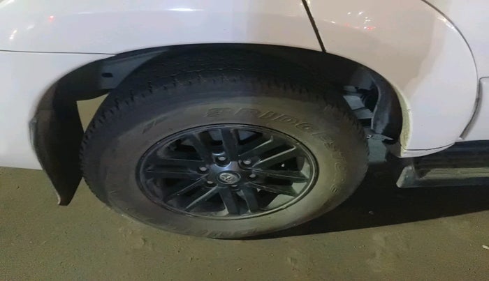 2015 Toyota Fortuner 3.0 4X2 MT, Diesel, Manual, 83,260 km, tyre