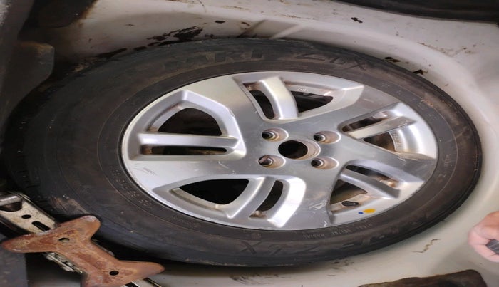 2012 Maruti Swift Dzire ZDI, Diesel, Manual, 2,78,088 km, tyre