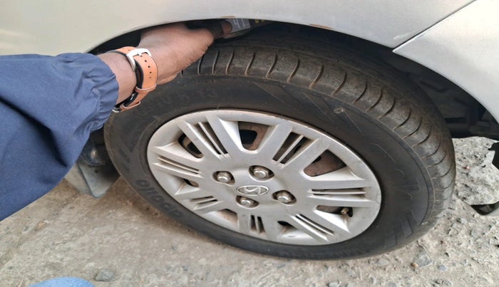 2011 Hyundai Santro Xing GLS, Petrol, Manual, 73,677 km, tyre