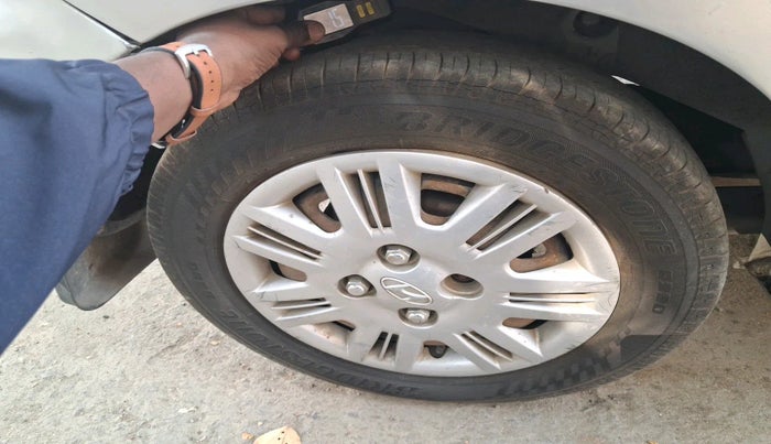 2011 Hyundai Santro Xing GLS, Petrol, Manual, 73,677 km, tyre