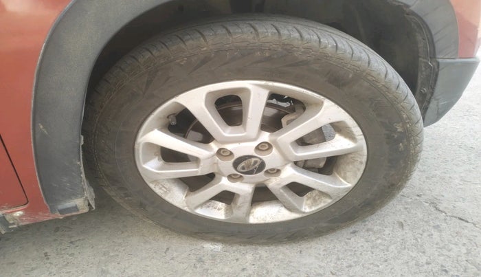 2017 Mahindra Kuv100 K8 D 6 STR, Diesel, Manual, 81,487 km, tyre