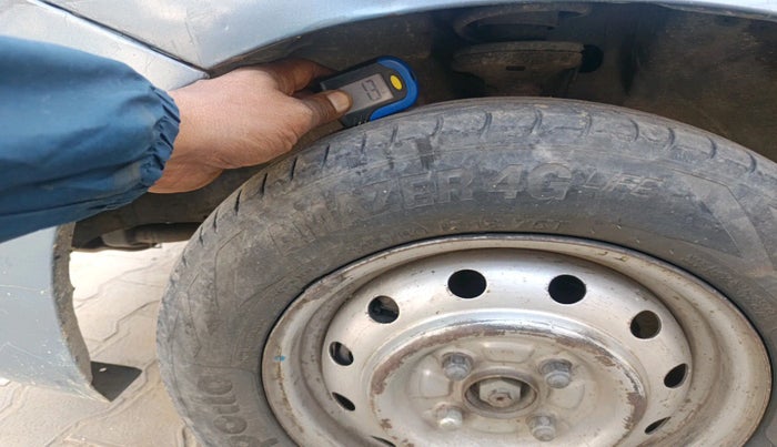 2013 Maruti Wagon R 1.0 LXI CNG, Petrol, Manual, 1,06,505 km, tyre