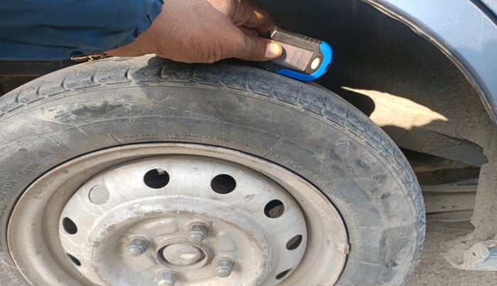 2013 Maruti Wagon R 1.0 LXI CNG, Petrol, Manual, 1,06,505 km, tyre