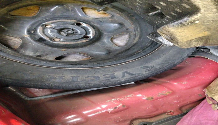 2010 Chevrolet Beat LT PETROL, Petrol, Manual, 1,23,398 km, tyre