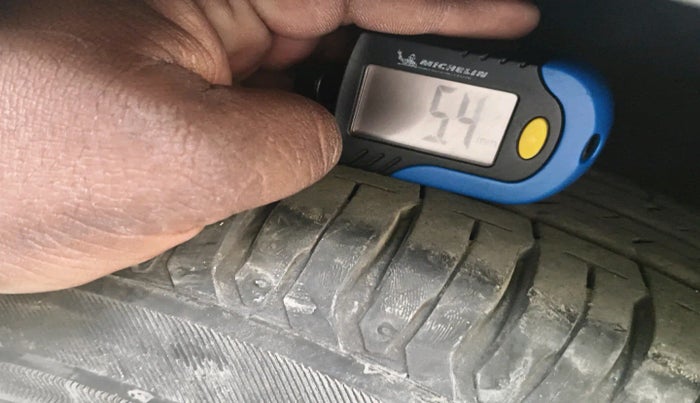 2012 Nissan Sunny XE, Petrol, Manual, 1,55,436 km, tyre