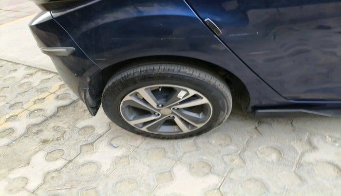 2024 Tata ALTROZ XZ PLUS SUNROOF CNG, Petrol, Manual, 35,874 km, tyre