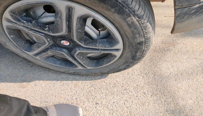 2024 Nissan MAGNITE  XE AMT EZ Shift, Petrol, Automatic, 19,255 km, tyre