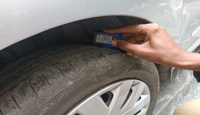 2014 Volkswagen Polo COMFORTLINE 1.2L PETROL, Petrol, Manual, 72,806 km, tyre