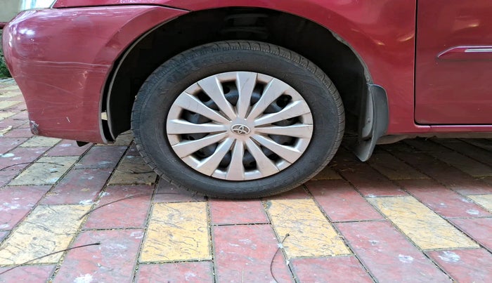 2011 Toyota Etios G, Petrol, Manual, 65,409 km, tyre