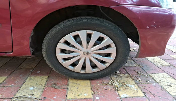 2011 Toyota Etios G, Petrol, Manual, 65,409 km, tyre