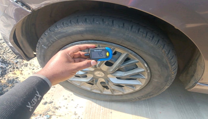 2017 Tata Tiago XT PETROL, Petrol, Manual, 1,14,396 km, tyre