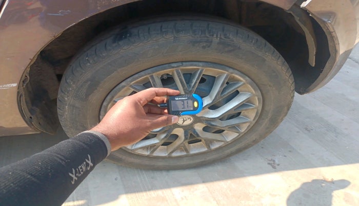 2017 Tata Tiago XT PETROL, Petrol, Manual, 1,14,396 km, tyre