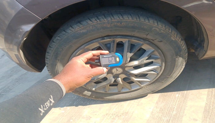 2017 Tata Tiago XT PETROL, Petrol, Manual, 1,14,396 km, tyre