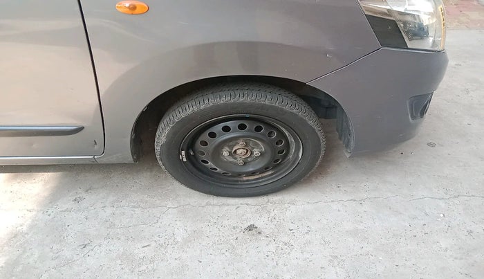 2014 Maruti Wagon R 1.0 VXI, Petrol, Manual, 56,794 km, tyre
