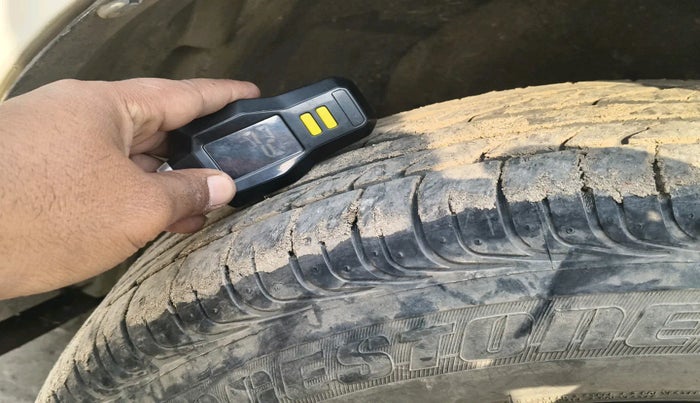 2010 Maruti SX4 VXI, Petrol, Manual, 1,08,182 km, tyre