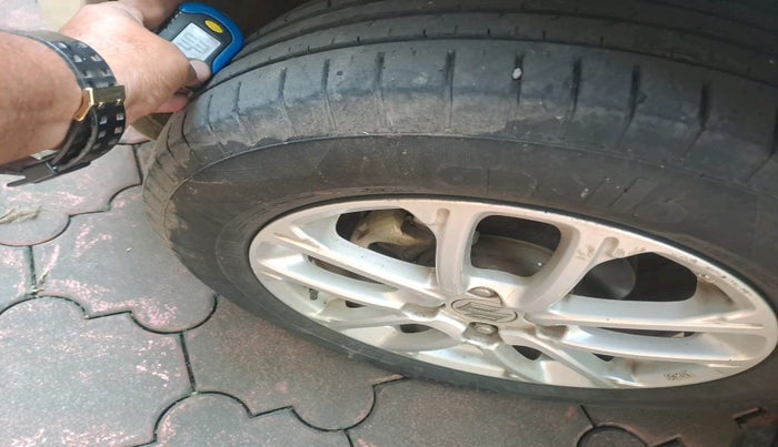 2018 Maruti Swift ZXI AMT, Petrol, Automatic, 37,154 km, tyre