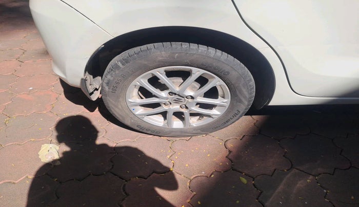 2018 Maruti Swift ZXI AMT, Petrol, Automatic, 37,154 km, tyre