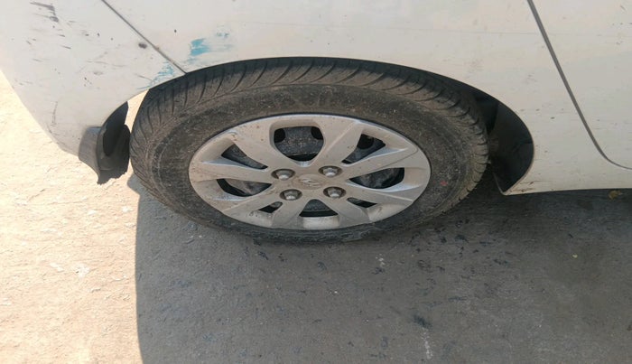 2014 Hyundai Eon SPORTZ, Petrol, Manual, 27,843 km, tyre