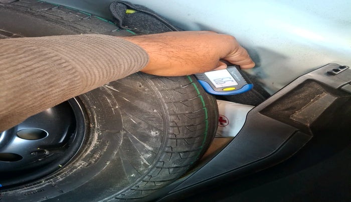 2020 Maruti Swift ZXI, Petrol, Manual, 16,484 km, tyre