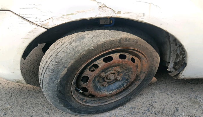 2011 Ford Figo ZXI 1.4 DIESEL, Diesel, Manual, 1,36,536 km, tyre