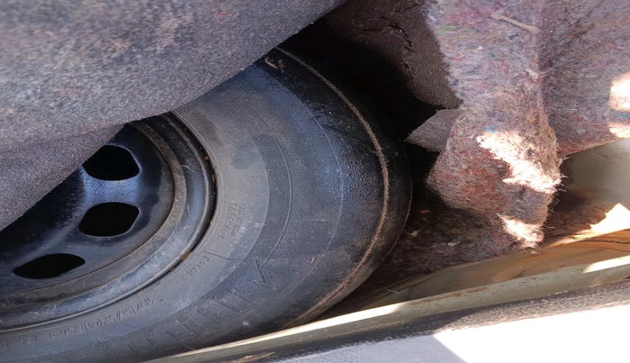 2011 Ford Figo ZXI 1.4 DIESEL, Diesel, Manual, 1,36,536 km, tyre