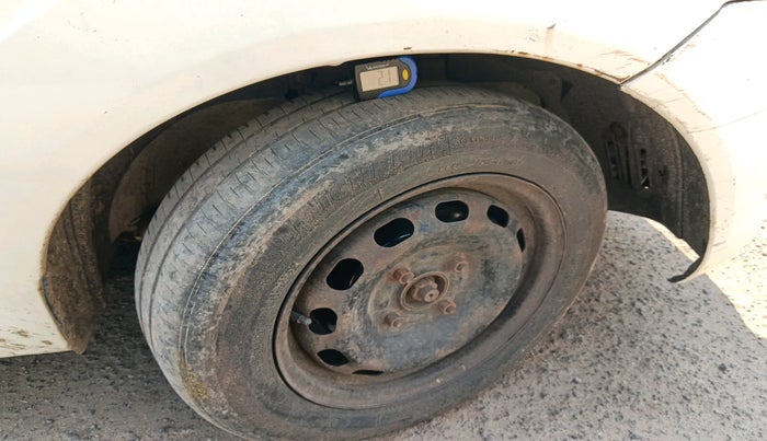 2011 Ford Figo ZXI 1.4 DIESEL, Diesel, Manual, 1,36,536 km, tyre