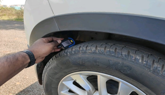 2017 Mahindra Kuv100 K6 PLUS 6 STR, Petrol, Manual, 81,979 km, tyre