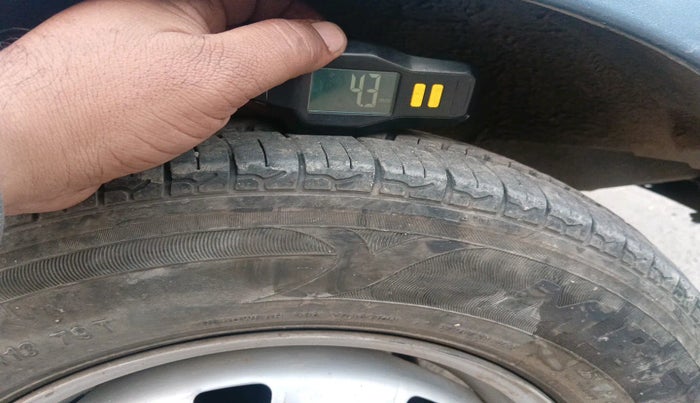 2019 Maruti Eeco 5 STR WITH A/C+HTR, Petrol, Manual, 52,772 km, tyre