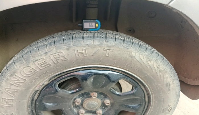 2015 Nissan Terrano XE (D), Diesel, Manual, 1,08,743 km, tyre