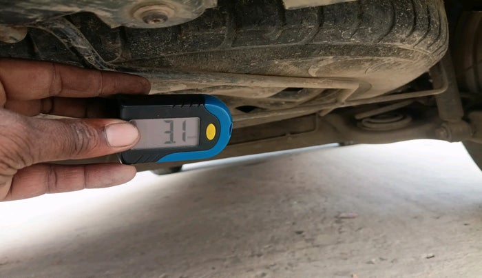 2015 Nissan Terrano XE (D), Diesel, Manual, 1,08,743 km, tyre