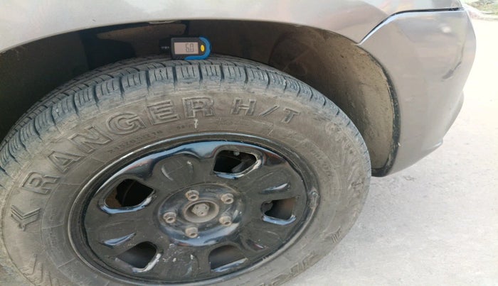 2015 Nissan Terrano XE (D), Diesel, Manual, 1,08,743 km, tyre