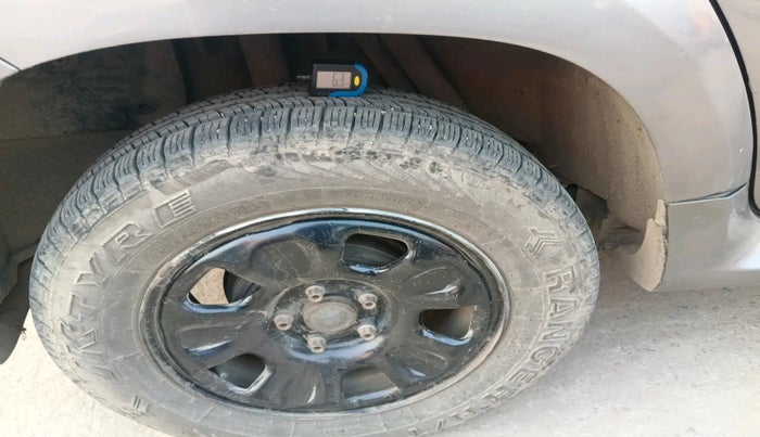 2015 Nissan Terrano XE (D), Diesel, Manual, 1,08,743 km, tyre