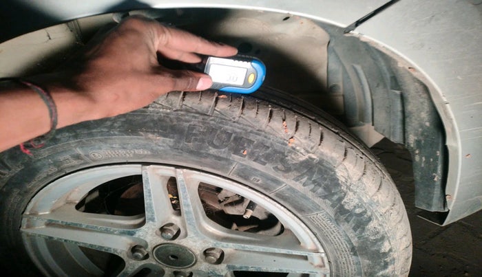 2015 Maruti Wagon R 1.0 VXI, Petrol, Manual, 76,790 km, tyre