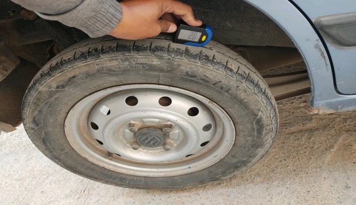 2011 Maruti Wagon R 1.0 LXI, Petrol, Manual, 1,55,892 km, tyre