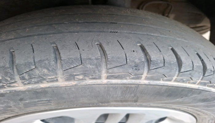 2022 KIA CARENS PRESTIGE 1.5 PETROL 7 STR, Petrol, Manual, 23,561 km, tyre