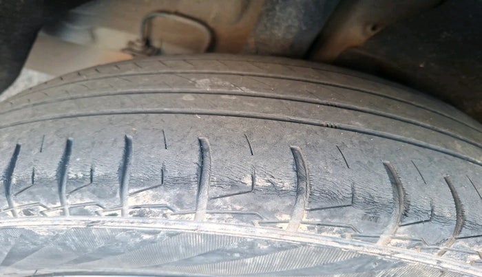 2022 KIA CARENS PRESTIGE 1.5 PETROL 7 STR, Petrol, Manual, 23,561 km, tyre