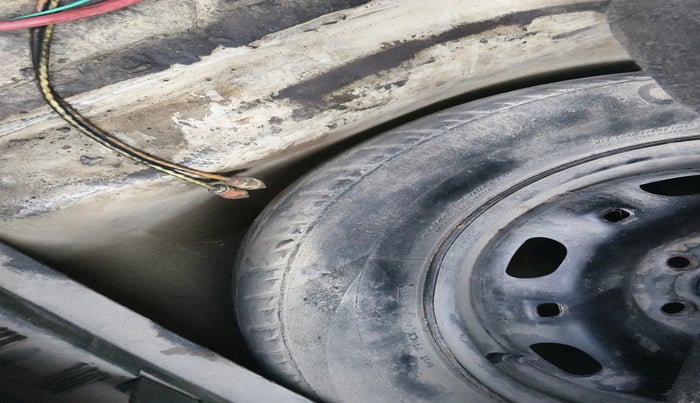 2011 Volkswagen Polo TRENDLINE 1.2L DIESEL, Diesel, Manual, 1,07,209 km, tyre