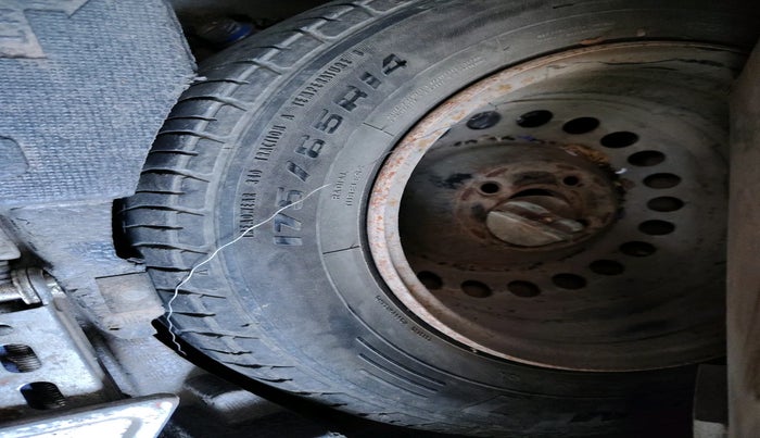 2017 Honda Amaze 1.2L I-VTEC S OPT, Petrol, Manual, 1,11,482 km, tyre