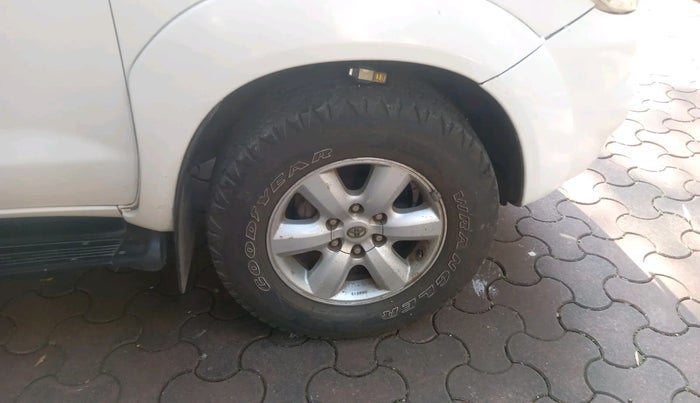 2010 Toyota Fortuner 3.0 4X4 MT, Diesel, Manual, 1,79,109 km, tyre