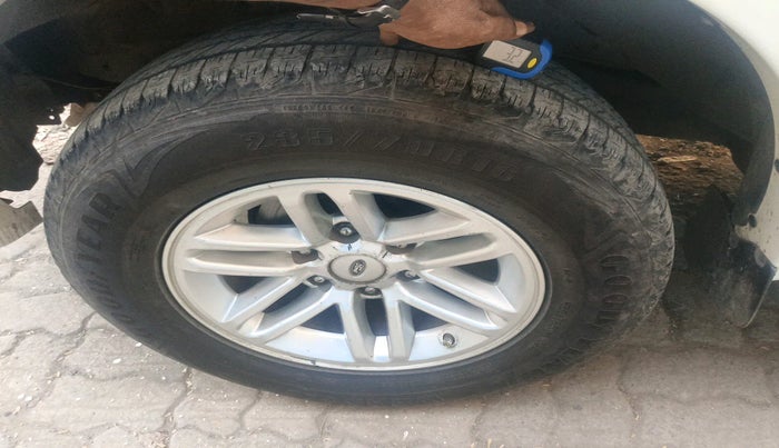 2012 Ford Endeavour 3.0L 4X2 AT, Diesel, Automatic, 50,884 km, tyre