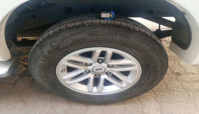 2012 Ford Endeavour 3.0L 4X2 AT, Diesel, Automatic, 50,884 km, tyre