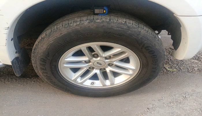 2012 Ford Endeavour 3.0L 4X2 AT, Diesel, Automatic, 50,884 km, tyre