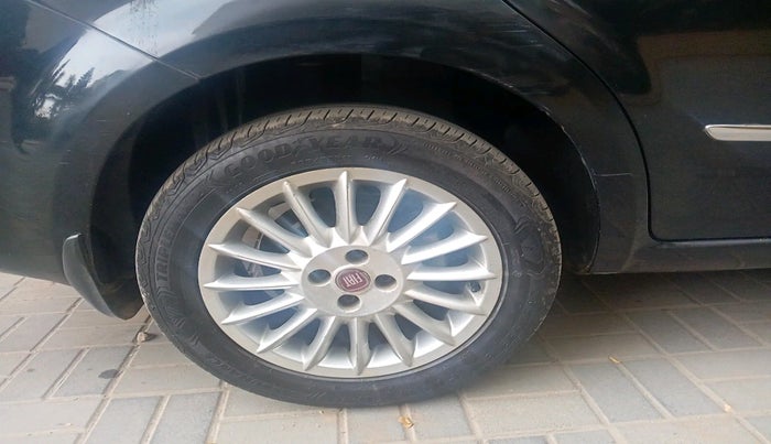 2013 Fiat Linea EMOTION T JET, Petrol, Manual, 1,01,325 km, tyre