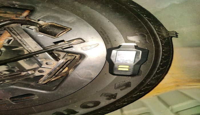 2015 Hyundai i10 ERA 1.1, Petrol, Manual, 63,824 km, tyre