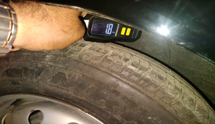 2015 Hyundai i10 ERA 1.1, Petrol, Manual, 63,824 km, tyre