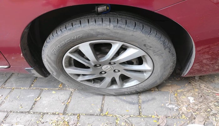 2023 Maruti Baleno DELTA 1.2 AGS, Petrol, Automatic, 34,452 km, tyre